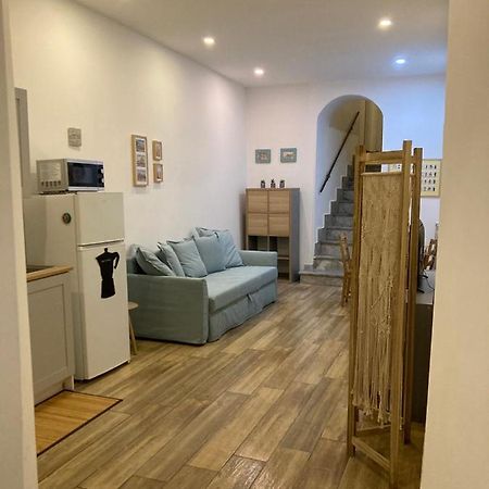 ナポリCasa Gaia A Due Passi Dal Duomoアパートメント エクステリア 写真