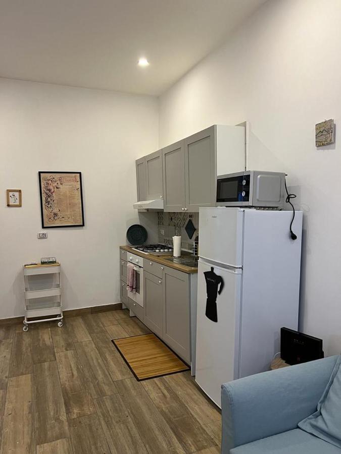 ナポリCasa Gaia A Due Passi Dal Duomoアパートメント エクステリア 写真