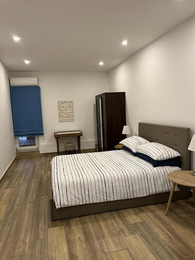 ナポリCasa Gaia A Due Passi Dal Duomoアパートメント エクステリア 写真