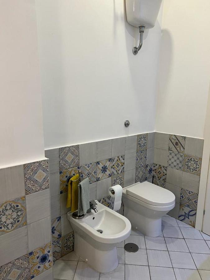 ナポリCasa Gaia A Due Passi Dal Duomoアパートメント エクステリア 写真