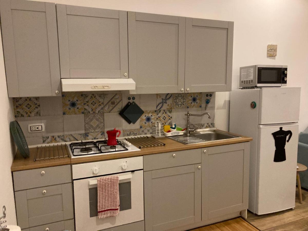 ナポリCasa Gaia A Due Passi Dal Duomoアパートメント エクステリア 写真